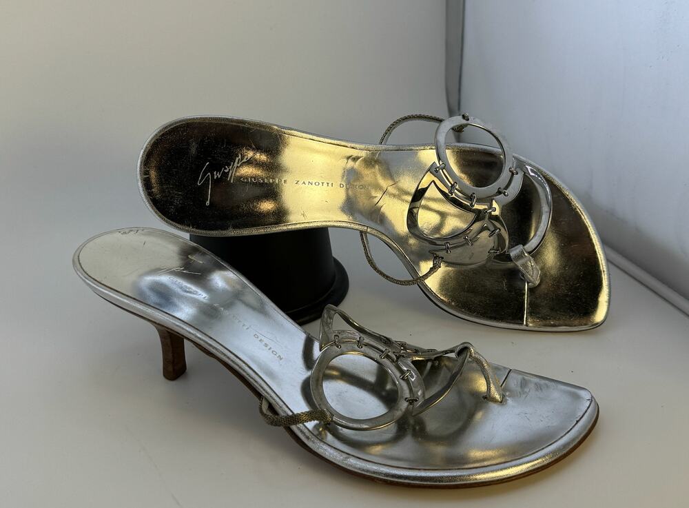 Vintage silver metal kitten heels Giuseppe Zanotti 90s circular ring hardware